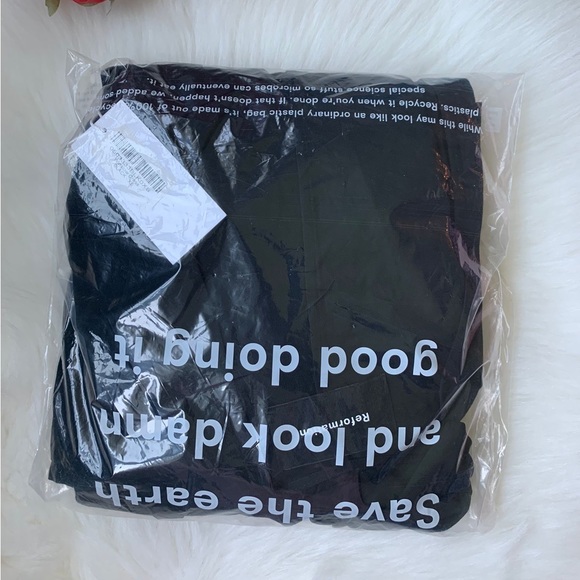 Reformation Winslow dress black - Picture 10 of 10